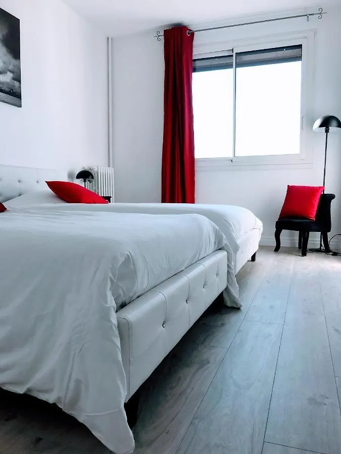 Luxe Eiffel Tower And Seine River Apartment *